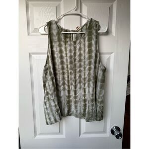 A New Approach Tank Top XXL Women's Green White Loose Fit Tie Dye